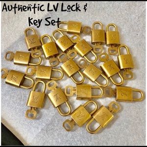 💯 Authentic Gold Brass Lock and 1 Key